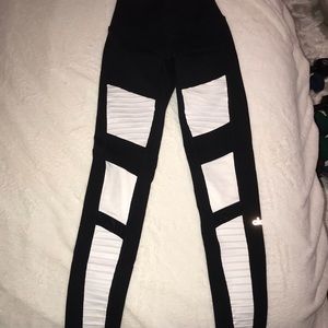 Alo Yoga High Waist Moto Leggings
